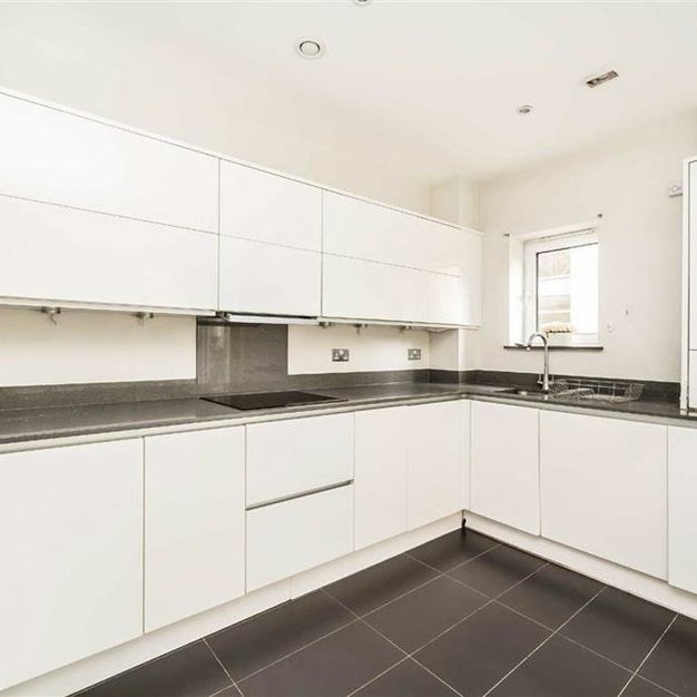 Blagrove Road - Photo 1