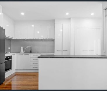 Bright & Spacious St Albans Apartment - Photo 5