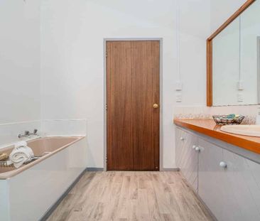 Private But Central - Photo 4