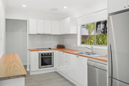 14 Tiarri Crescent, Terrigal NSW 2260 - House For Rent | Domain - Photo 5
