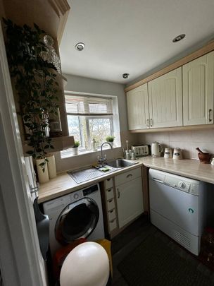 2 Bed Maisonette, Sandhills, SM6 - Photo 1