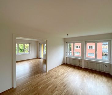 Zentral Wohnen - Charmante 4.0-Zimmerwohnung mit Wohlfühlfaktor - Photo 2