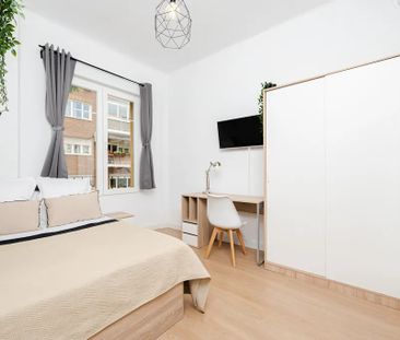 Calle de Fernando el Católico, Madrid, Community of Madrid 28015 - Photo 3