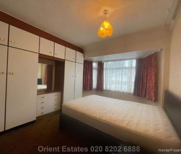 3 bedroom property to rent in London - Photo 4