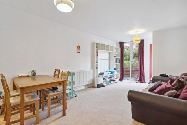 1 bedroom flat to rent - Photo 1