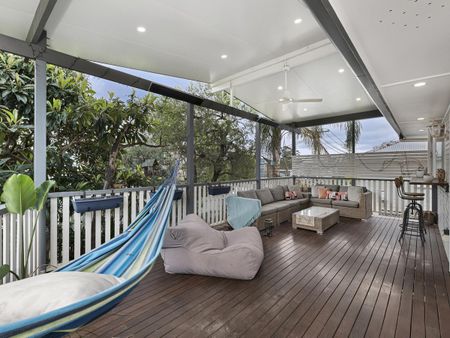 30 Virginia Avenue, Hawthorne QLD 4171 - House For Rent | Domain - Photo 4