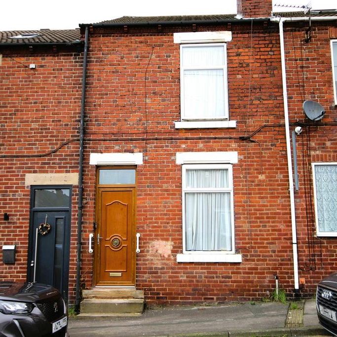 2 bedroom terraced house to rent - Photo 2