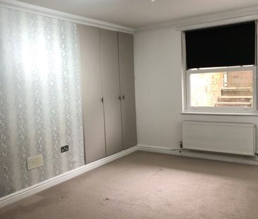 2 Bed Flat, Elmwood Road, CR0 - Photo 4