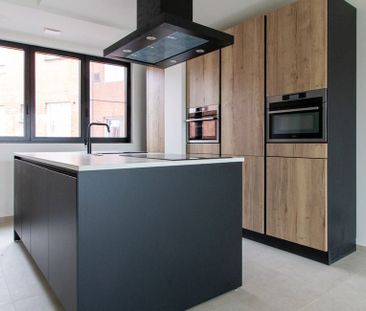 Appartement te huur in Antwerpen voor € 1.050 met 3 slaapkamers - Foto 2