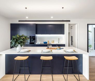 LUXURY WATERFRONT LIVING ON COOLUM PARADE Contact Julie Sykes 0438 ... - Photo 6