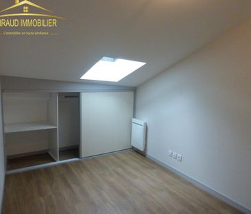 Location Appartement 4 pièces 75m² CHARLIEU 42190 - Photo 2