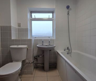 Guide Price £1,800 pcm - Available Now - Part Furnished - Photo 5