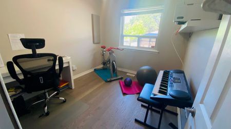 For Lease - 1601 Sandgate Crescent Unit# Main, Mississauga, Ontario - Photo 2