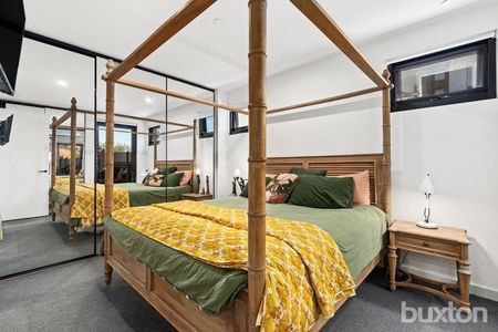 Ground Floor 2 Bedroom, 2 Bathroom Apartment With Private Deck! - Photo 5