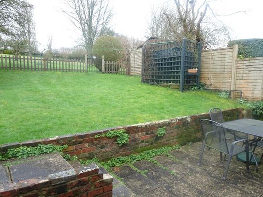 2 bedroom terraced house to rent - Photo 1