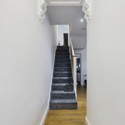 3 bedroom terraced house - Photo 1