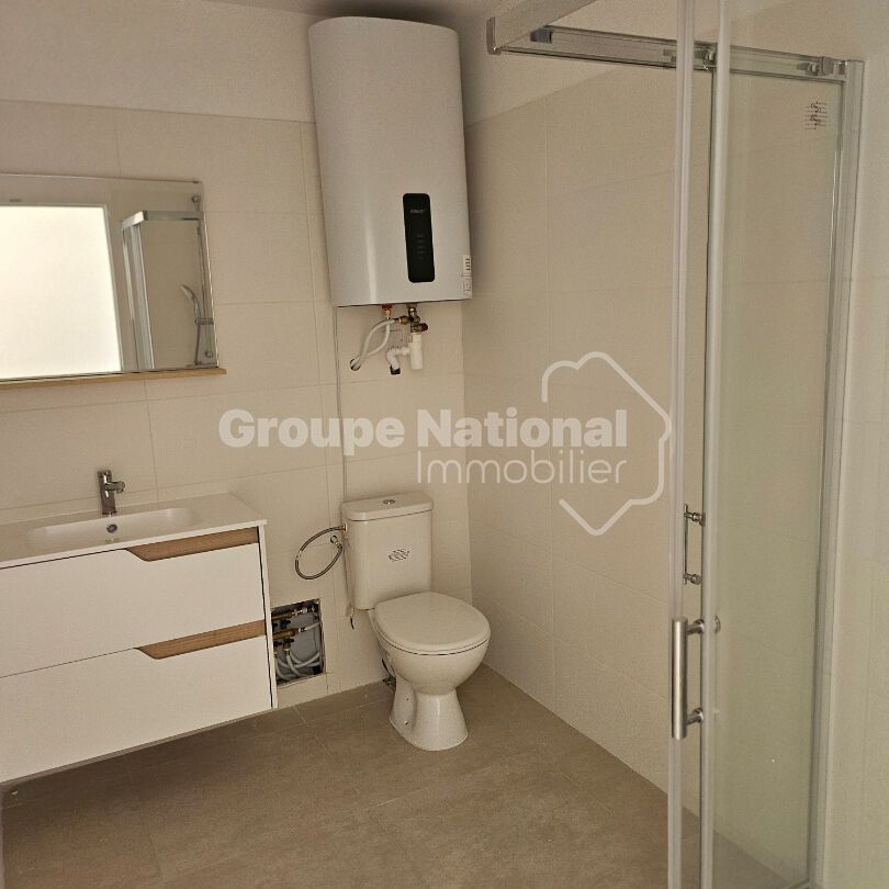 Appartement - T2 - CHATEAUNEUF LES MARTIGUES, - Photo 1