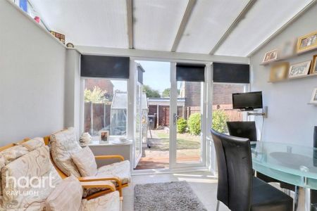 2 bedroom end of terrace house to rent - Photo 2