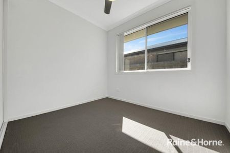 Low-Maintenance 4 Bedroom Home in Kirkwood! - Photo 2