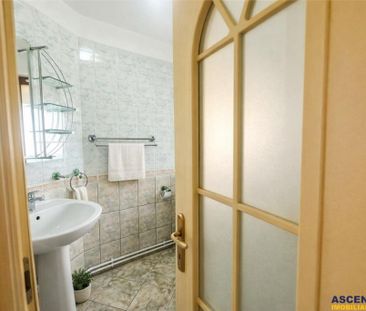 Vila impetuoasa pe 700mp teren:Spatiu versatil pentru locuin - Photo 1