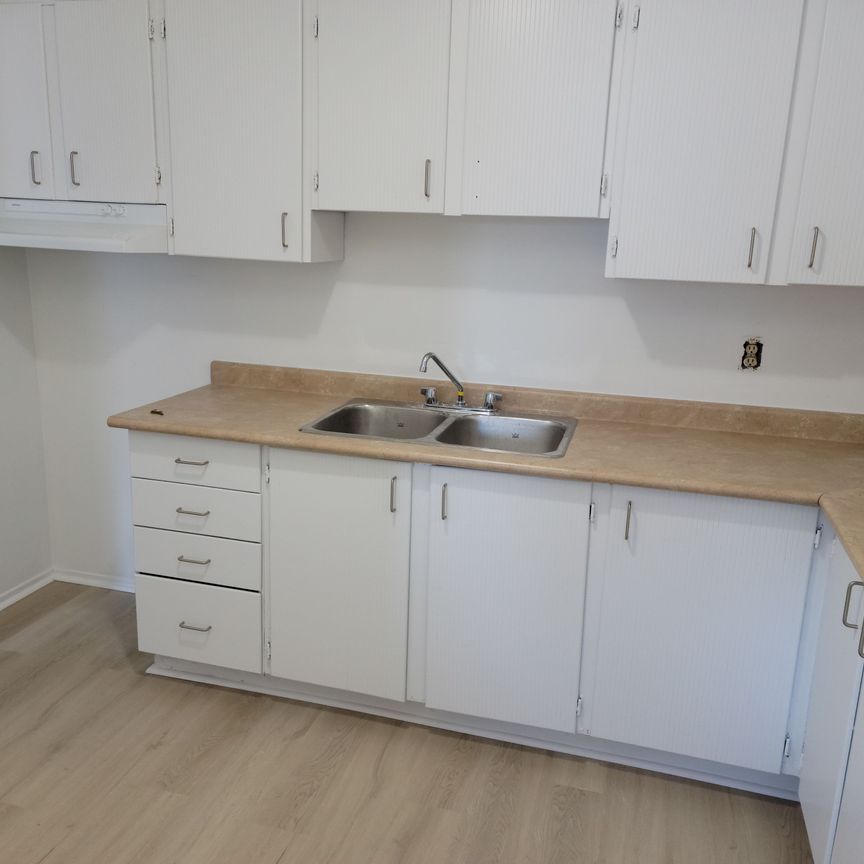 For Lease - 2 Orchard Heights Boulevard Unit# 206, Aurora, Ontario - Photo 1