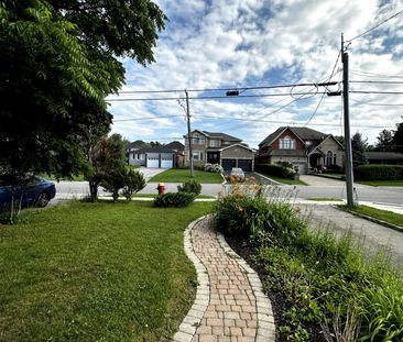 For Lease - 86 Bond Crescent, Richmond Hill, Ontario - Photo 2