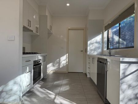 21A Bliburg Street, Jacana VIC 3047 - Photo 2