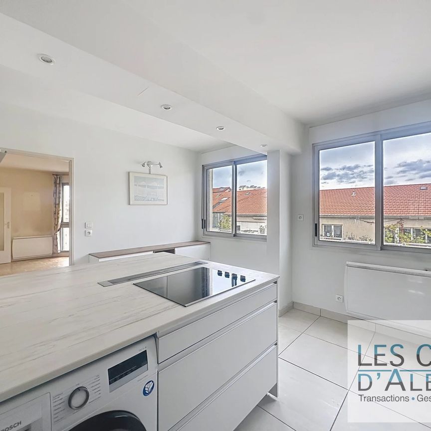 Location Appartement 5 pièces 114m² LYON 6ème - Photo 1