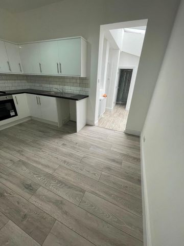 1 Bed Flat, Myddleton Road, N22 - Photo 2