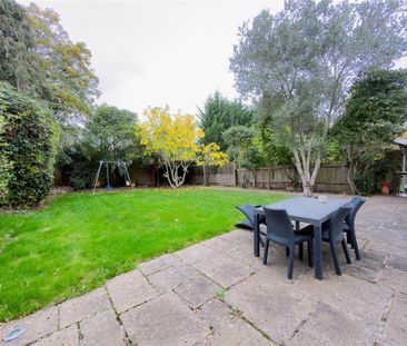 5 bedroom detached house to rent - Photo 2