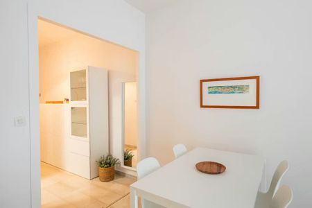 Carrer del Doctor Ferran, Barcelona, Catalonia 08034 - Photo 3