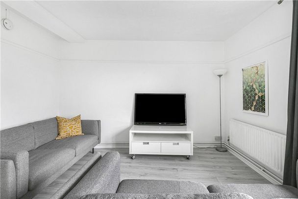 Stockwell Gardens Estate, London, SW9 9AZ - Photo 1