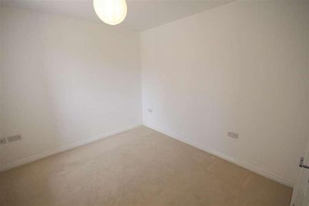 Greenhalgh Crescent, Ilkeston, DE7 - Photo 2