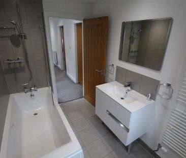 3 bedroom terraced house to rent - Photo 4