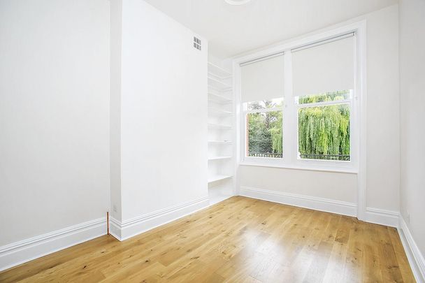 4 bedroom flat in Richmond - Photo 1