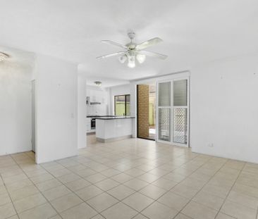 SPACIOUS TWO BEDROOM APARTMENT WITH HUGE OUTDOOR DECK - WALK TO BEACH! - Photo 1