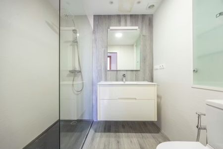 Plaça dHondures, Valencia, Valencian Community 46022 - Photo 5