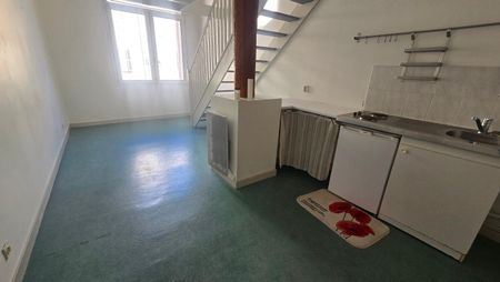 Location Appartement 2 pièces 40m² LA ROCHELLE 17000 - Photo 2