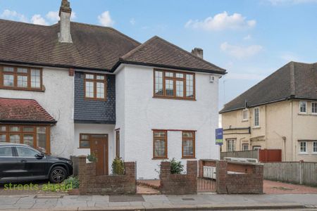 4 bedroom semi-detached house to rent - Photo 4