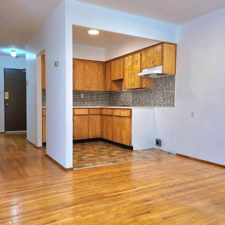 Bachelor Suite for rent in Downtown - Photo 1