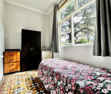 Conveniently located boarding house in the heart of Marrickville - Photo 2
