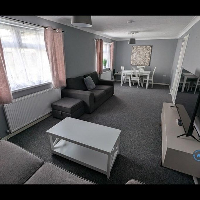 1 bedroom in a house share to rent - Photo 1