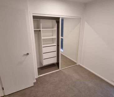 Modern 2BR Apt with Pool - Photo 3