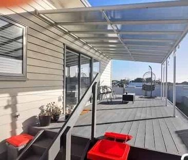 Near new 2 bedroom home can be fully furnished - Photo 4