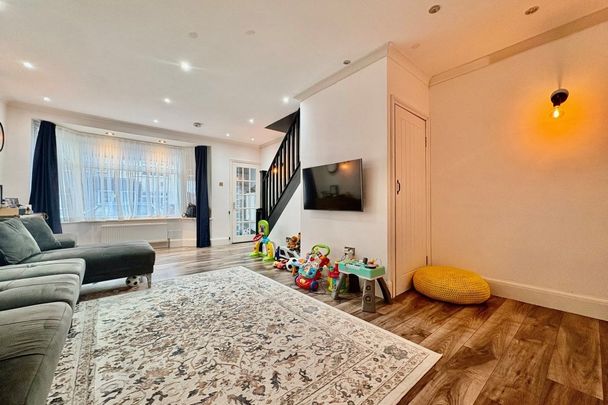 River Avenue - Photo 1