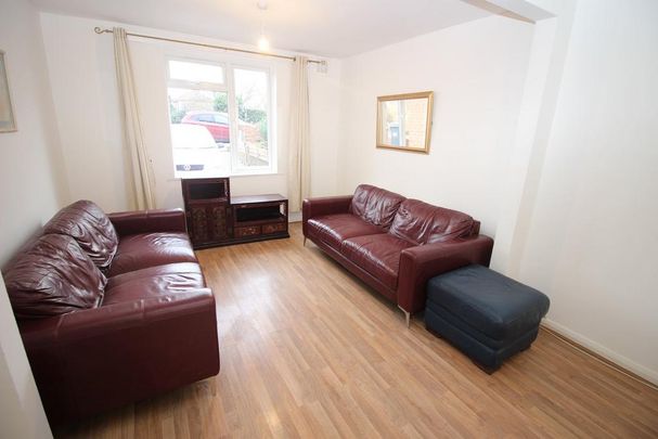 3 bedroom semi-detached house to rent - Photo 1