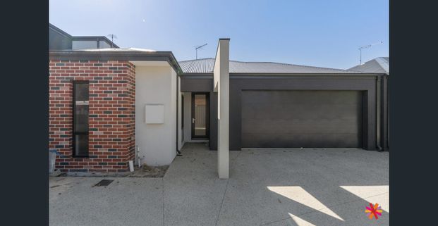 BRAND NEW MODERN VILLA IN A QUITE COMPLEX - Photo 1