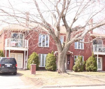 Beau grand 4 1/2 avec Grand court en Avant - Photo 4