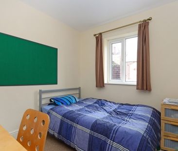 1 room available in a 4 bed house - Photo 3