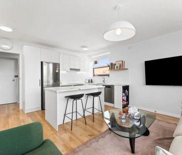 Stylish One-Bedroom Apartment in the Heart of Armadale - Photo 3
